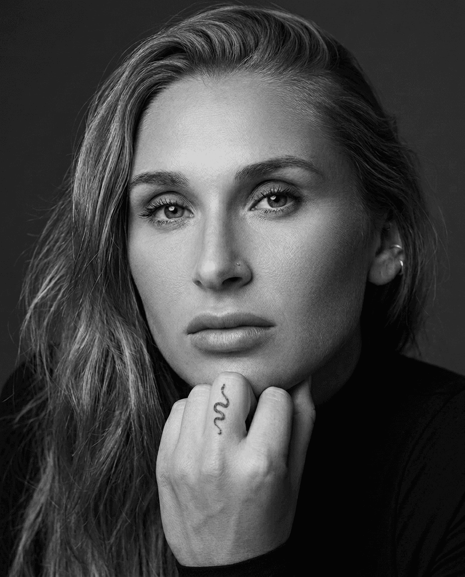 Close black and white mobile portrait of Summer.